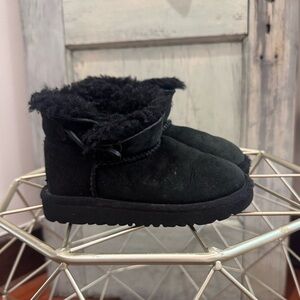 Ugg Baliey‎ Button II Black Toddler Size 9 Boots
